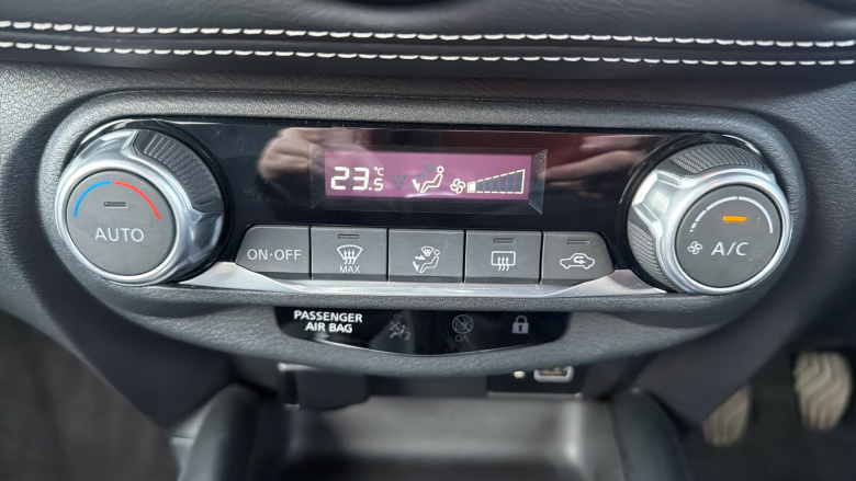 Nissan Juke 1.0 DiG-T 114 N-Connecta 5dr Petrol Hatchback